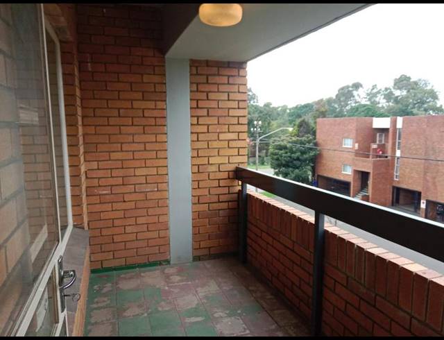 1 BEDROOM APARTMENT FOR SALE IN MALVERN EAST EXT